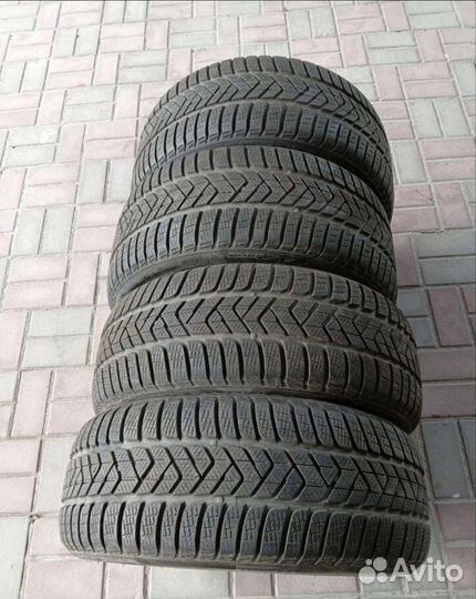 Pirelli Sottozero Winter 240 225/40 R19 и 225/35 R19 96H