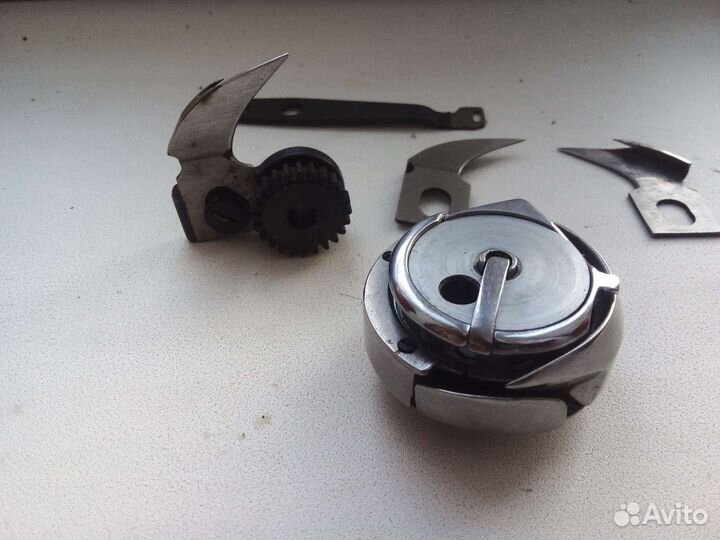 Челноки к швейным машинам