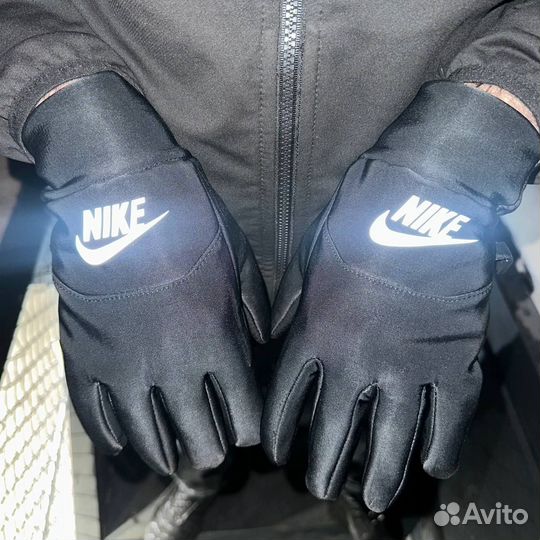 Перчатки Nike