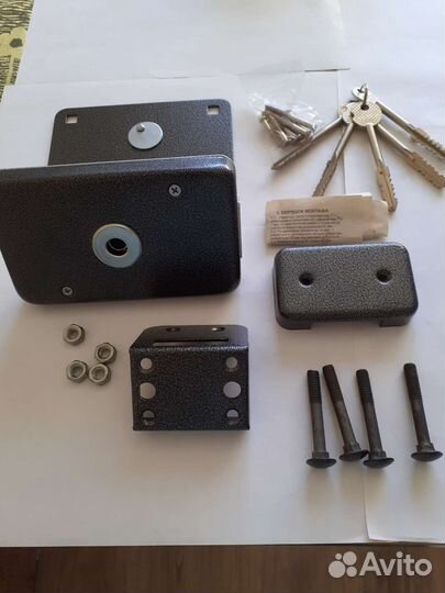 Замок накладной цилиндровый