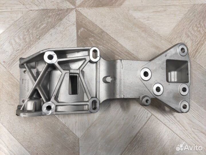Кронштейн генератора Ford Kuga Cbv внедорожный
