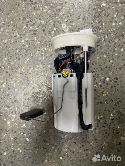 Фильтр топливный Б/У 17040AV705