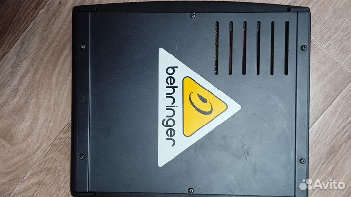 Пульт для работы диджеем, певцом