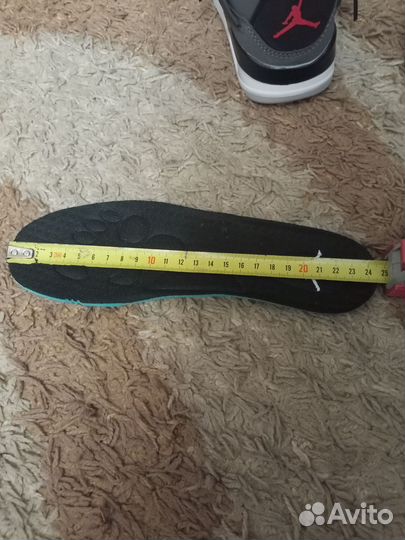 Кроссовки женские р. 37