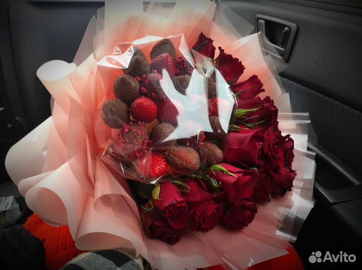 Букет с клубникой