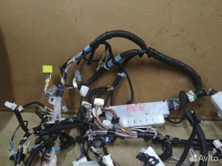 Проводка торпедо Toyota Sienna III 2011