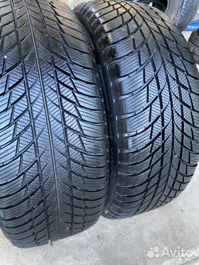 Bridgestone Blizzak LM-001 225/55 R17
