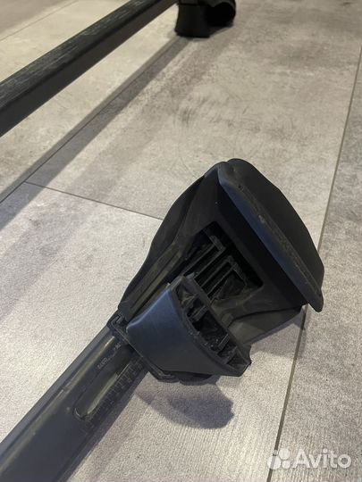 Багажник на рейлинги thule