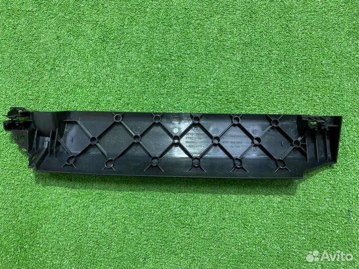 Накладка сиденья левая Bmw 5-Series G30 2017