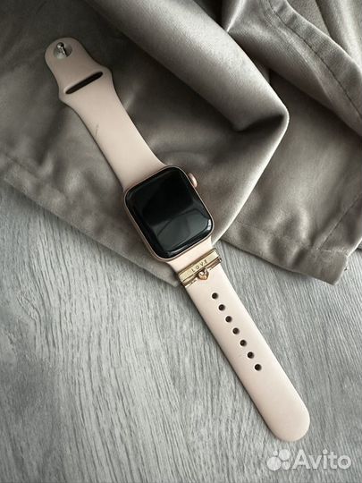 Часы apple watch se 42 mm