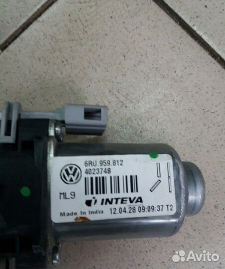 Стеклоподъемник задней левой двери VW Volkswagen P