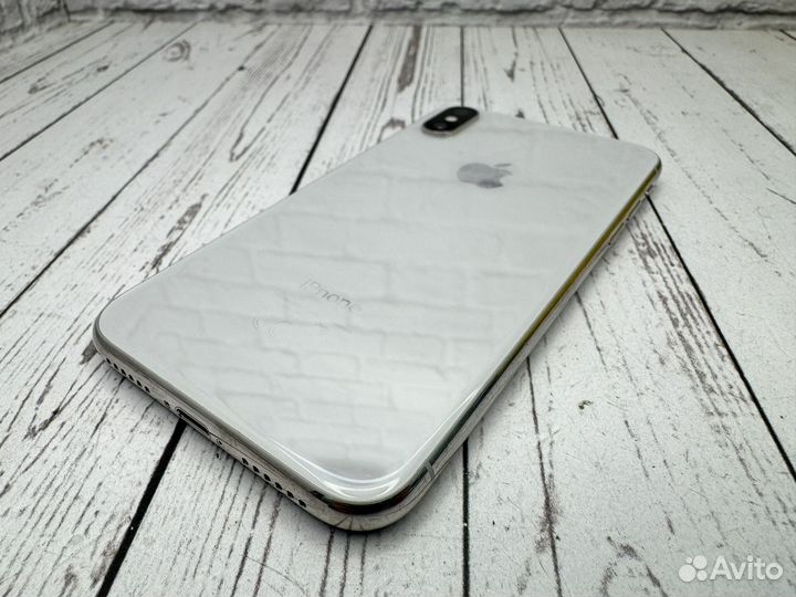 iPhone X, 64 ГБ