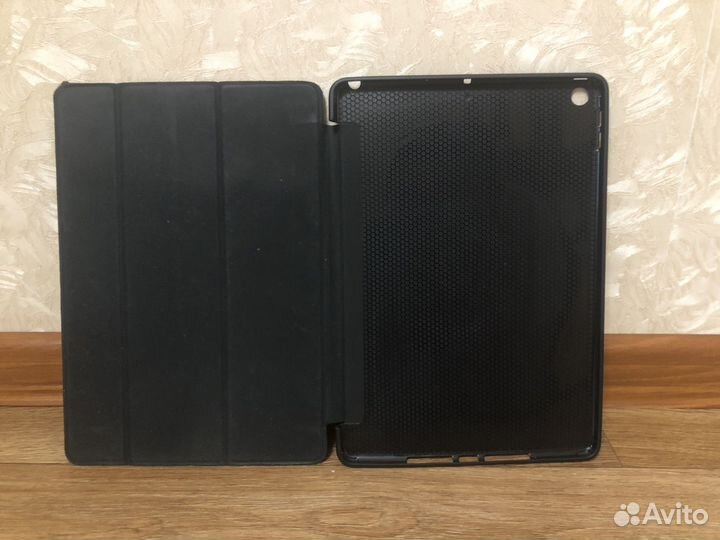 Чехол для iPad 10.2