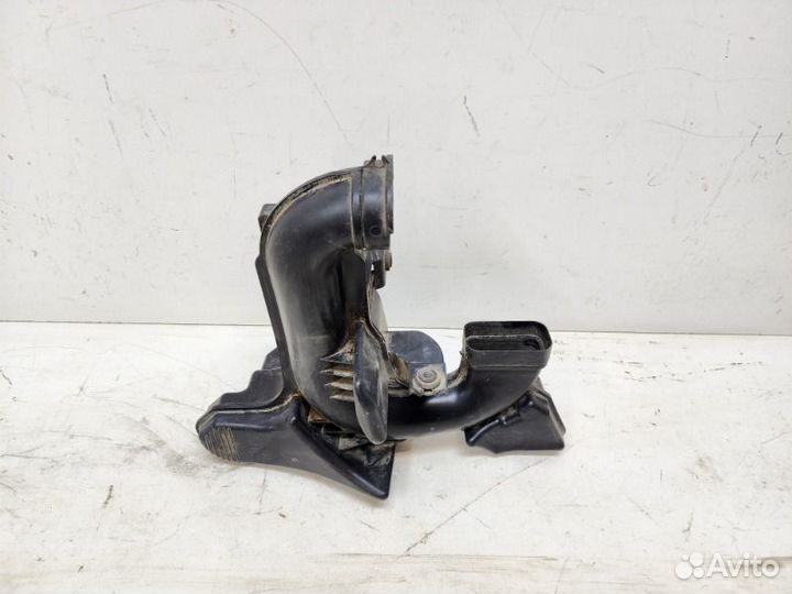 Резонатор воздушного фильтра передний Kia Rio 4