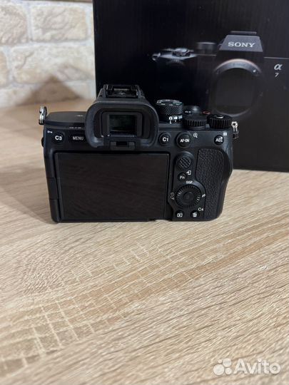 Камера Sony A7m4 body