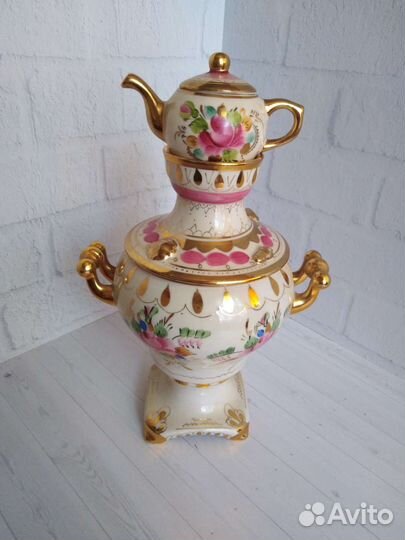 Декоративный самовар и сахарница