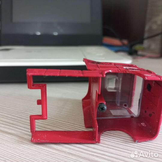 Кабина Scania v8 r731 1/89 тягач Welly запчасть