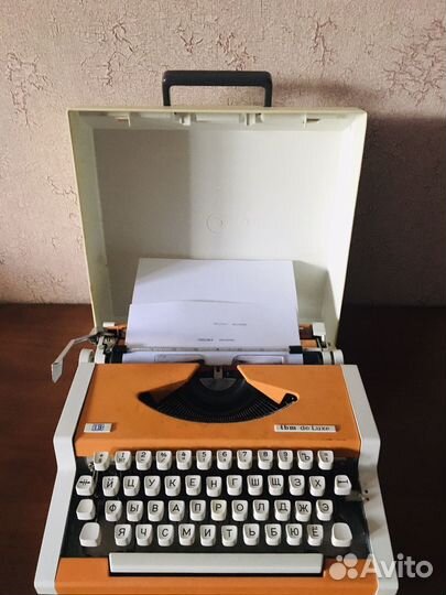 Печатная пишущая машинка