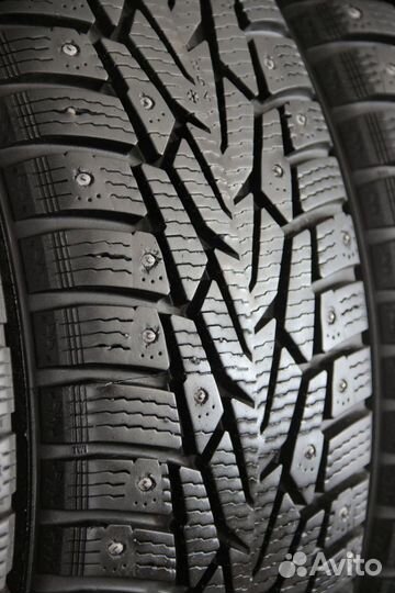 Nokian Tyres Hakkapeliitta 7 215/65 R16 102T