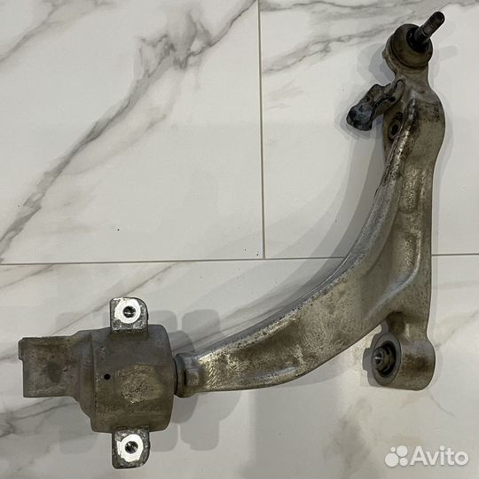 Рычаг передний нижний правый Infinity QX70