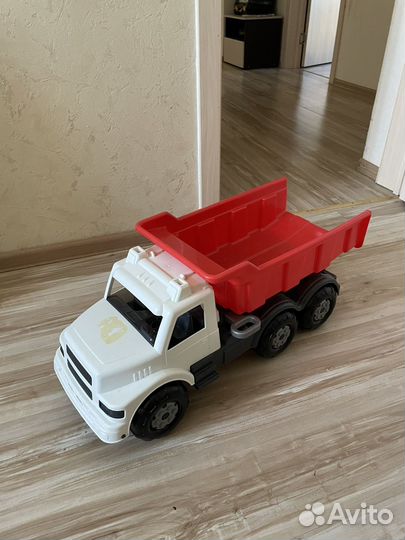 Игрушка грузовик машина