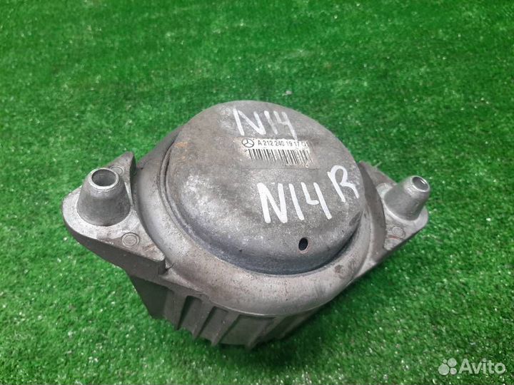 Опора (подушка) двигателя правая Mercedes Benz E