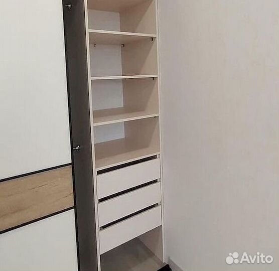 Дверный шкаф