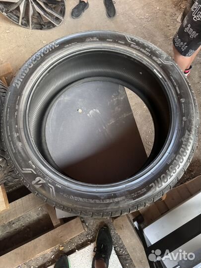 Bridgestone Alenza 001 285/40 R21 Y