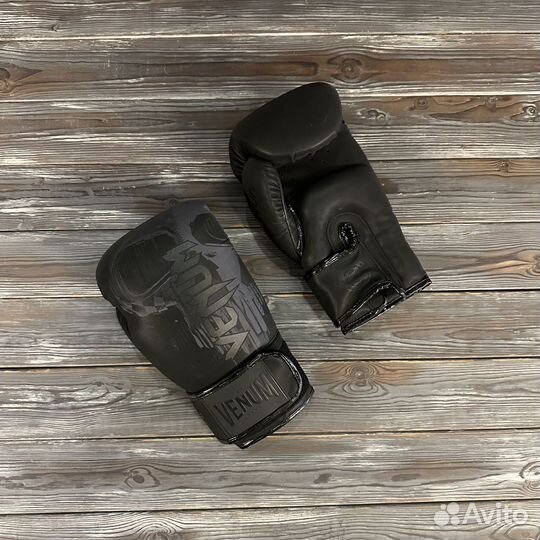 Боксерские перчатки