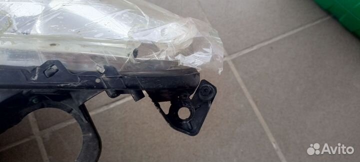 Фара правая пежо308