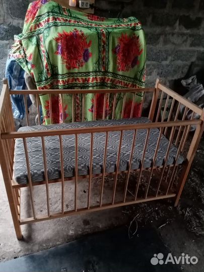 Детская кроватка