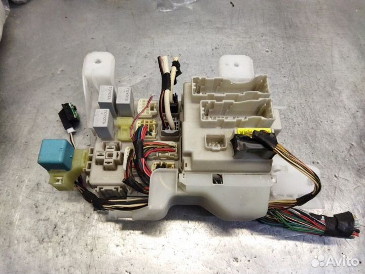 Блок предохранителей Toyota Corolla E12 1.6 3zzfe