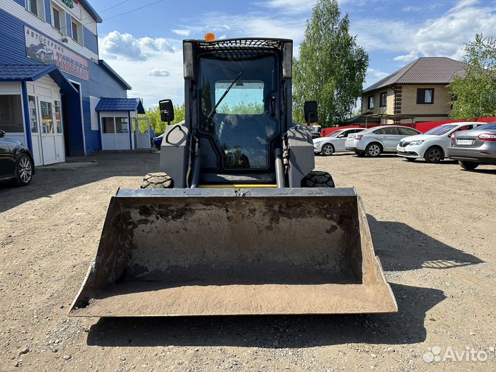Мини-погрузчик New Holland L160, 2010