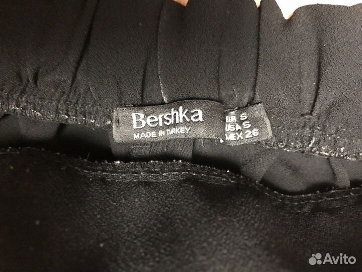 Женские шорты Bershka. Размер 42 (S). Длина: 37 см