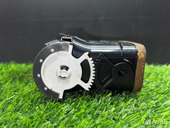 Дефлектор торпеды правый Toyota Avensis AZT251