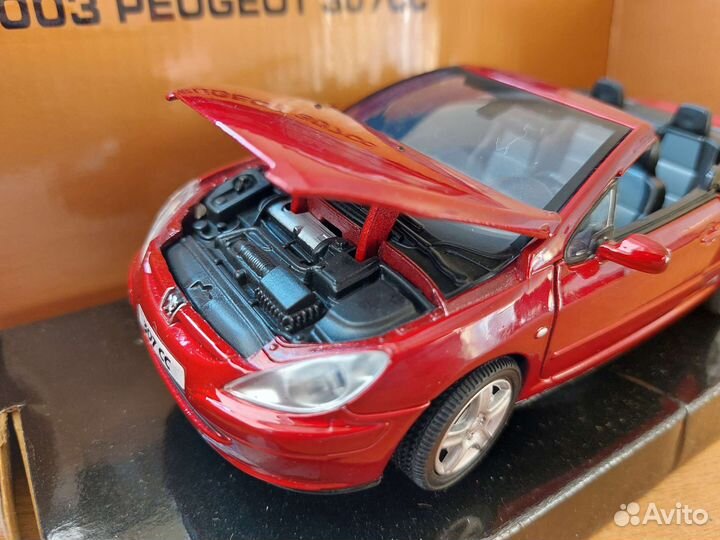 Коллекционная модель автомобиля Peugeot 307CC 1:24