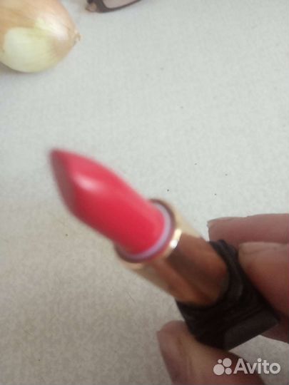 Помада новая