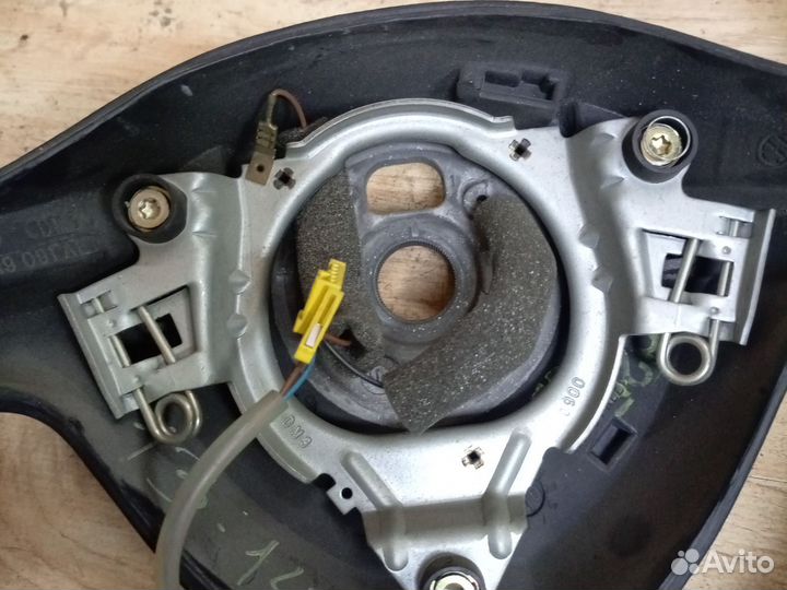 Рулевое колесо VW Passat. Golf 1J0419091AE