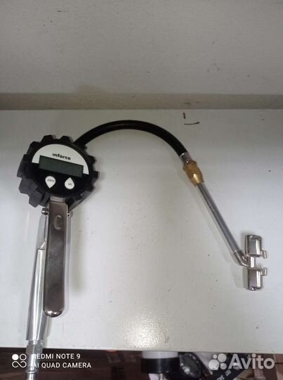 Пистолет для накачки шин электронный