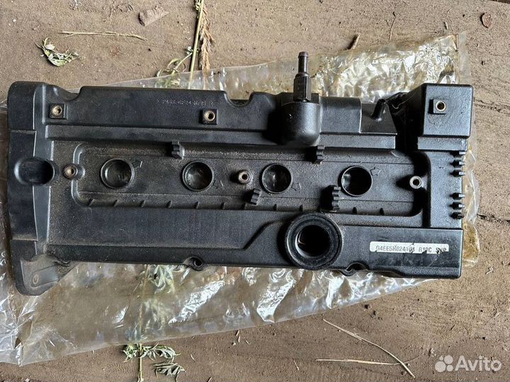 Клапанная крышка головки блока цилиндров