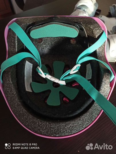 Детский шлем и защита при катании на роликах