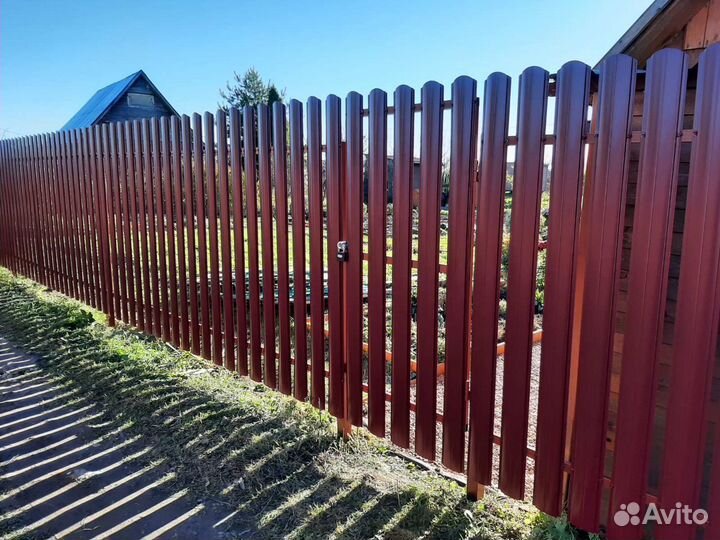 Металлический штакетник для забора