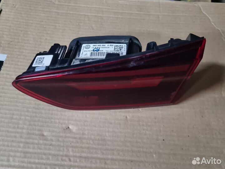 Фонарь правый в крышку багажника Volkswagen Polo