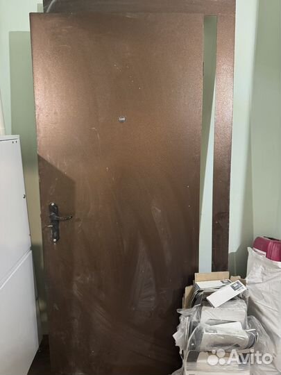 Продам входную дверь бу