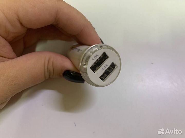 Автомобильное зарядное устройство