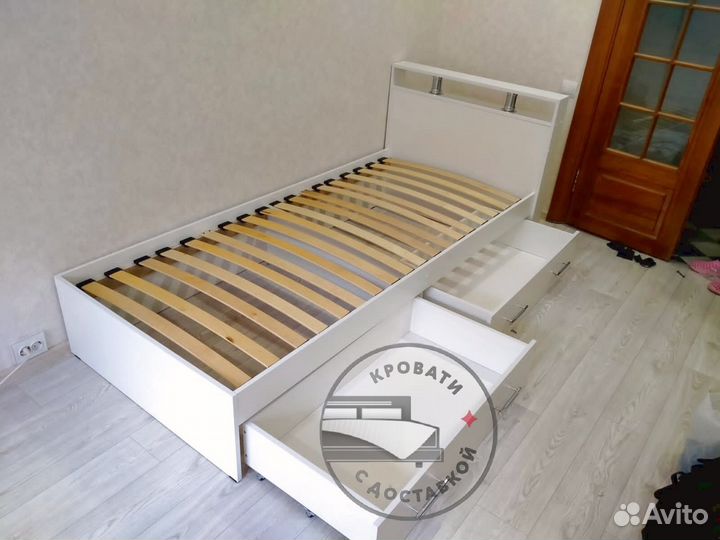 Кровать