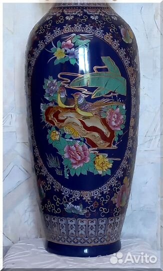 Ваза высокая напольная интерьерная. 80 см. Китай