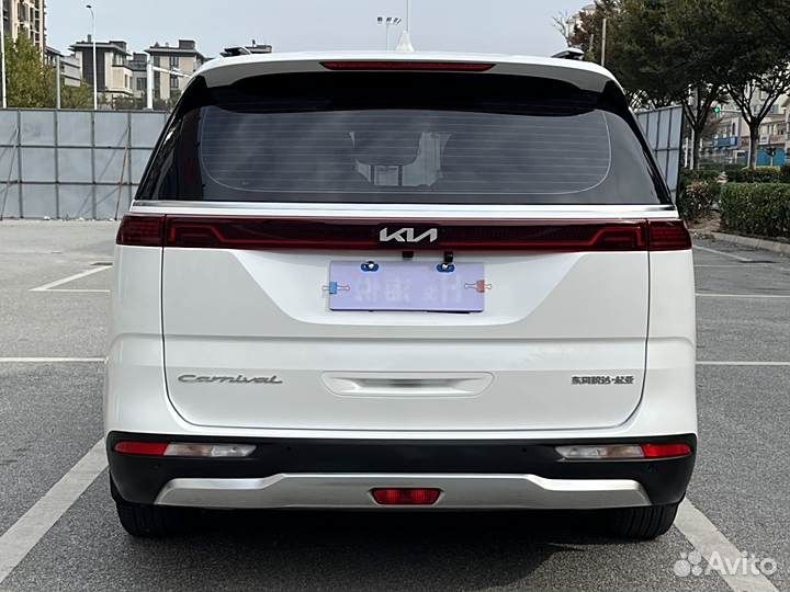 Kia Carnival 2.0 AT, 2022, 40 000 км