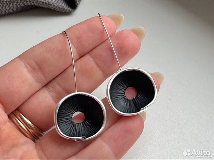 Стильные серьги Космос