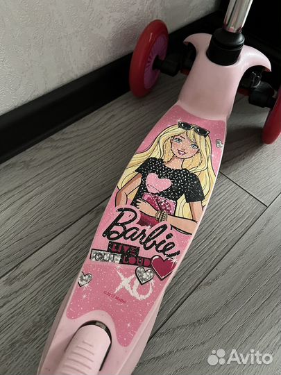 Самокат детский для девочки трехколесный